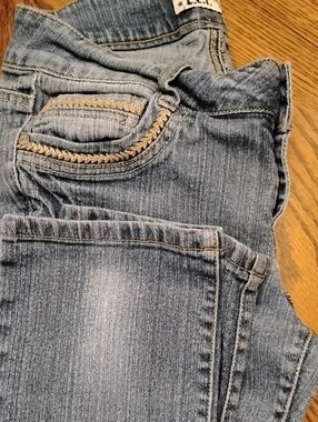 lei Women's Light Blue Skinny Jeans with Braided Pocket Trim